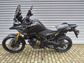 Suzuki V-Strom 1050 DE (ČERNÁ) - 3