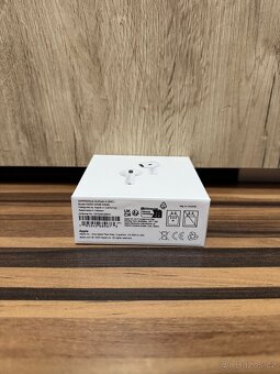 Apple AirPods 4 ANC (potlačení hluku) - 3
