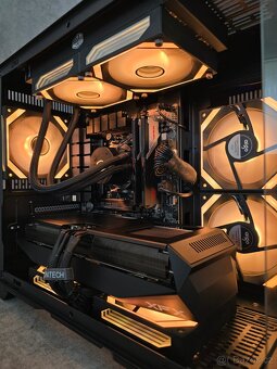 Herní PC AM5/Ryzen 9800X3D/RX 9070XT 16GB/32GB RAM/2TB NVMe - 3