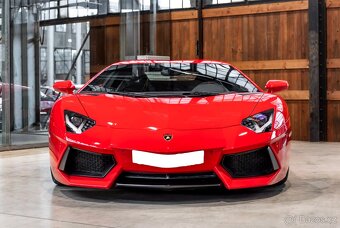 Lamborghini Aventador LP700-4 z roku 2013 - 3
