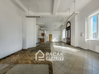 Pronájem kanceláře na velice frekventovaném místě, na nároží - 3