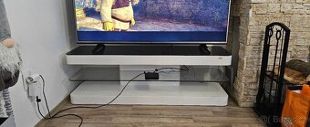 TV stolek osvětlený - 3