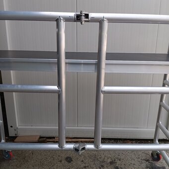 Pojízdné interiérové lešení - skládací rám - 3