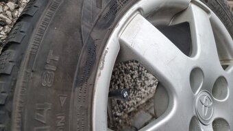 Kola Toyota + zimní pneu 165/70r14 - 3