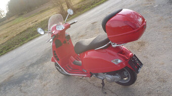Piaggio Vespa GTS 125 - 3