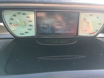 Peugeot 807; 2,2l; 94kW - 3