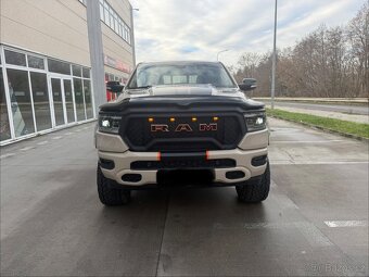 Dodge RAM 1500 5,7 hemi - 3