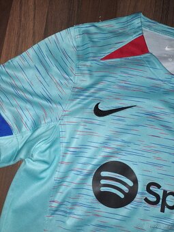 Dres Barcelona 2023/24 - 3