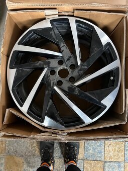 Prodám alu kola volkswagen Arteon R - 3