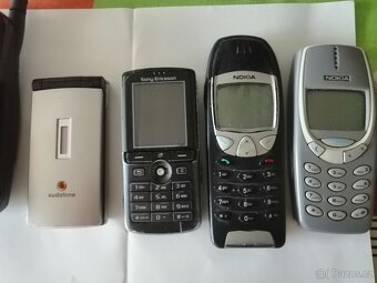 Staré mobily - 3