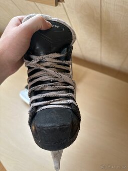 Hokejové brusle CCM 1052 - 3