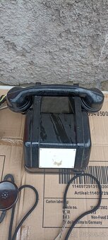 Starý telefon a příslušenství - 3