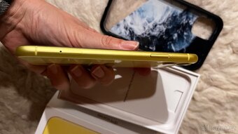 Prodám žlutý iPhone 11 64GB v.super stavu - 3