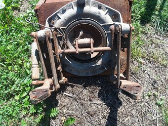 Sedačka Zetor URI - 3