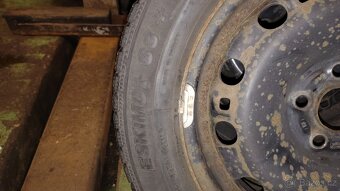 Zimní sada pneu Sava 185/60 r15 na diskách - 3