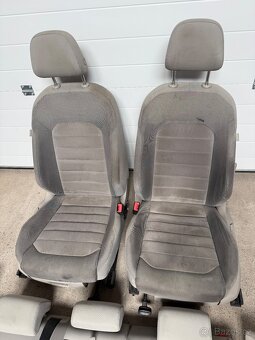 Světlé sedačky Golf 7 - ALCANTARA - 3