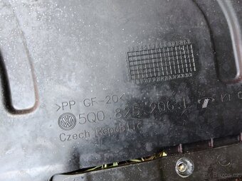 Škoda Octavia 3 spodní plast 5q0825206L - 3