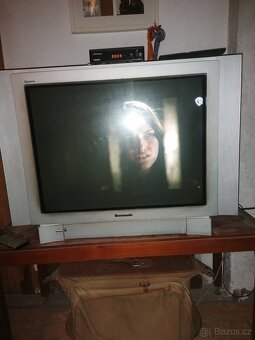TV Panasonic - skleněnka - 3
