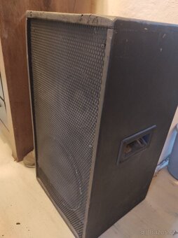 Mix pult -Behringer + aktivní repro - 3