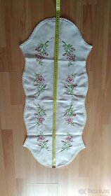 Vyšívaný ubrus - 3