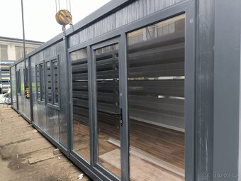 Velký prostorný kontejner 12 x 3metry v antracitu - 3