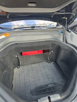 Tesla model S Free Supercharger - 3