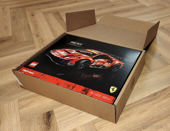 LEGO 42125 Ferrari 488 GTE - 3