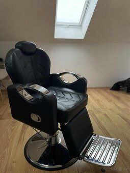 Prodám téměř nové barber křeslo. - 3