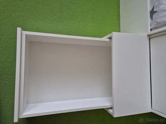 Bílá dětská patrová postel 90x200 se schody a úložným prosto - 3
