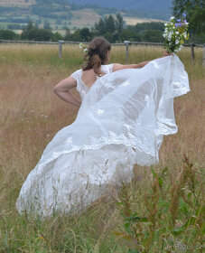 Svatební šaty s vlečkou 40/42 pas 80 cm na cca 160 - 170 cm - 3