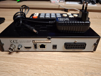 DVB-T2 set-top-box TESLA Senior T2 s ovladačem - 3