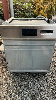 myčka AEG vestavná - 3