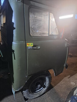 UAZ 3303 valník - 3