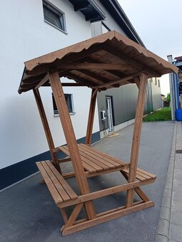 Zastřešené posezení,lavice,stůl.... - 3
