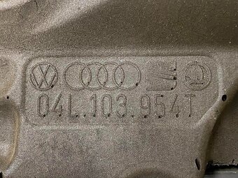Horní kryt motoru 04L103954T VW Passat B6 r.v. 2010 - 3