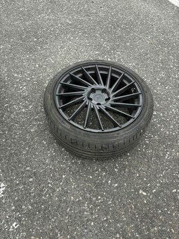 Keskin R19 235/40 - 3