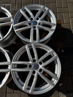 Alu kola, disky r17 5x112 Dezent VW - 3