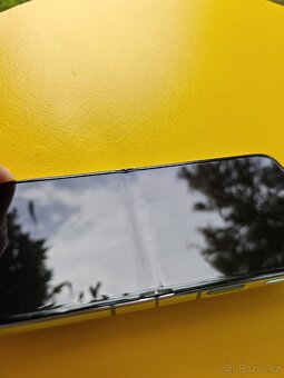 Samsung Galaxy Z Flip5 512GB - 3