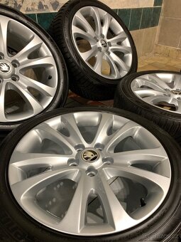 Alu kola Škoda R17 5X112 ZIMNÍ PNEU 225/45 R17 TOP STAV - 3