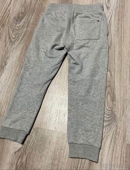 Hilfiger tepláky 110 - 3
