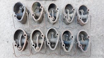 Tatra 111 díly motoru (komora vahadla, zvedací tyč) - 3