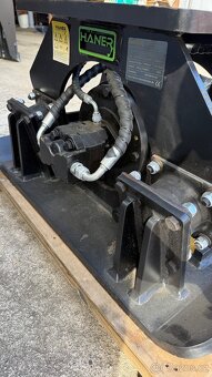 Vibrační deska na bagr pro bagry 4-8t - 3