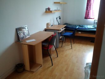 Kovová polstrovaná židle červená a modrá - 3