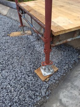 Nohy stravitelné lešení - 3