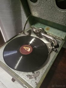 Kufříkový gramofon na kliku - 3