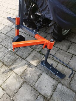 Mechanická kopávačka + závěs - 3