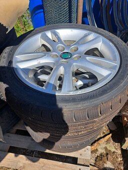 Alu kola Škoda VW, s pneu 205 45 R16, pěkné - 3