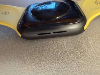 Apple Watch SE 1. Generace - 3