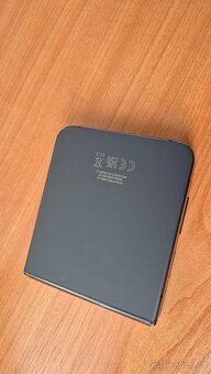 Samsung Galaxy Z Flip 4 - 3