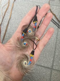 Mix bižuterie, přivedli z kůže, korálů… - 3